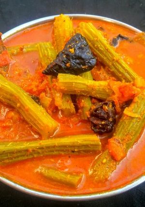 A picture of Shenga (Drumstick) Kokum Curry.