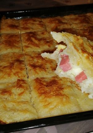 صورة لوصفة بورك الاجبان بالبيض والمرتديلا 🇹🇷