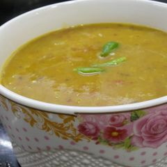 A picture of Moong masoor daal.