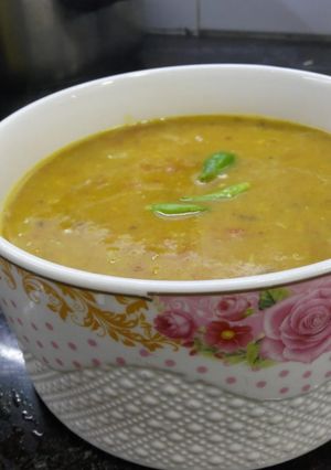 A picture of Moong masoor daal.