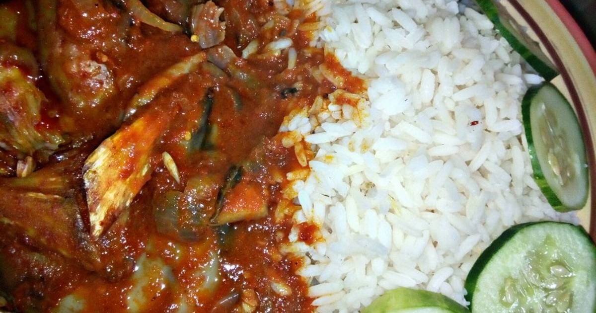 White Rice With Catfish Pepper Soup And Cucumber Recipe By Judith Okpe Abj Moms 78 Cookpad