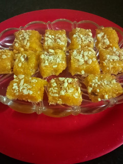 மாம்பழ தேங்காய் பர்ஃபி(mango coconut burfi recipe in tamil) செய்முறை முக்கிய புகைப்படம்