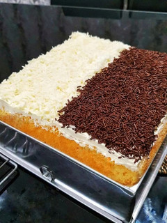 Foto resep Bolu Jadul II + Swiss Meringue Buttercream Super Lembuutt ❤