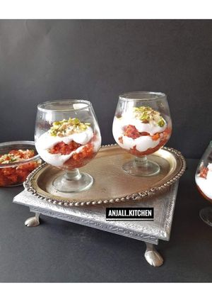 गाजर हलवा रबडी मुज (Gajar Halwa Rabadi Mousse Recipe in Marathi) रेसिपी चे मुख्य फोटो 