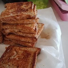 A picture of French toast/toast mayai.