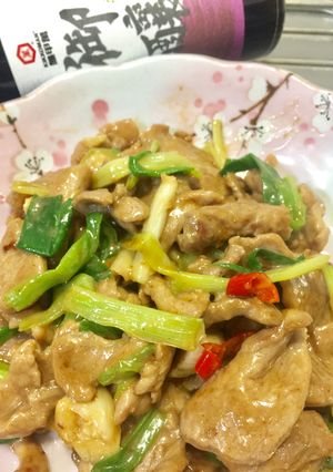 【御釀快炒提味】蔥爆腰內豬肉 的食譜成品照片