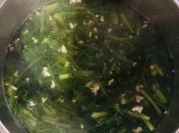 A picture of canh cải cúc thịt băm