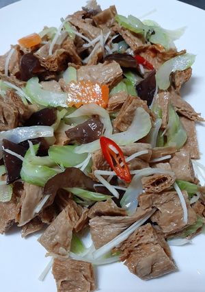 涼拌皮絲 的食譜成品照片
