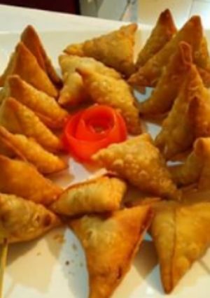 A picture of Beef samosas.