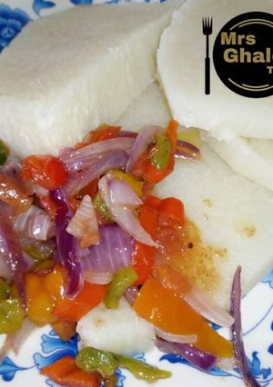 A picture of Boil yam with sauce.