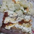 Matambre de vaca tiernizado a la napolitana con ensalada rusa