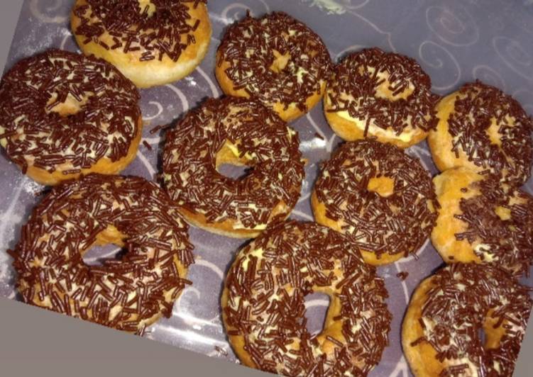 Resep Donat Topping Mesis Yang Ekonomis Dan Pastinya Manis Yang Renyah