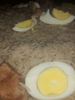 صورة لوصفة مقلوبة الارز باللحم 🌾🍖