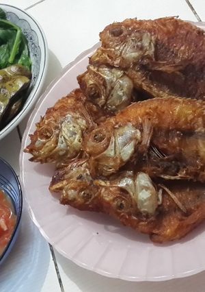 Foto resep Ikan Goreng Bumbu Kuning & Sambal Goang