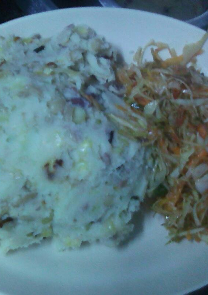 A picture of Mokimo with steamed cabbage.