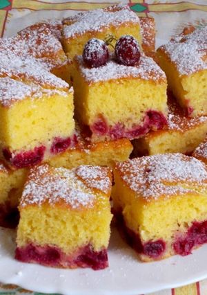 Cseresznyés joghurtos kevert sütemény recept fotója