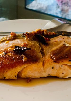 A picture of Basic shallow fry salmon.