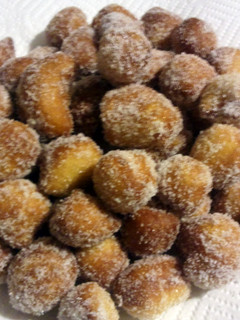 A picture of Chinese Donuts.