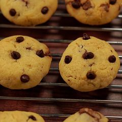 A picture of Easy Mini Chocolate Cookies.