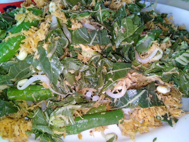 Cara Gampang Menyiapkan Urap daun Singkong, Lezat Sekali