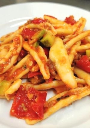 Foto di Cortecce Fresche con Peperoni, Zucchine e Salsiccia