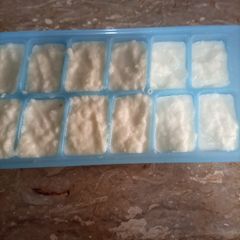 A picture of Frozen Lehsan ka paste.