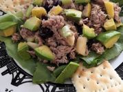 Una foto de ensalada de atun apio