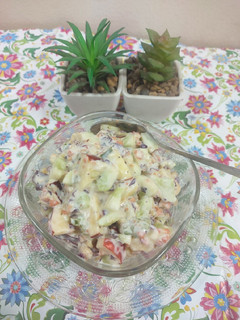 A picture of Apple and cabbage salad.