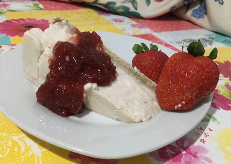 Tarta de queso, plátano, fresa 🍓 y miel con base de avena