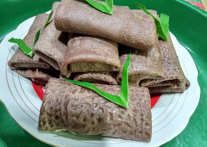 Resep Dadar gulung isi pisang dan coklat yang lumer oleh Chut - Cookpad
