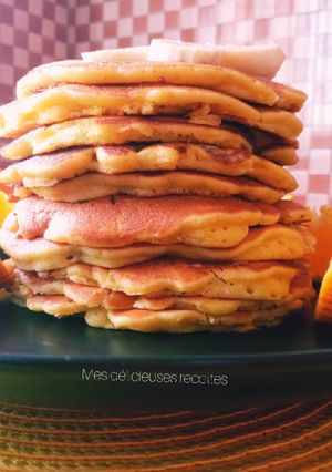Une photo de Pancakes à l'orange🍊 et banane🍌