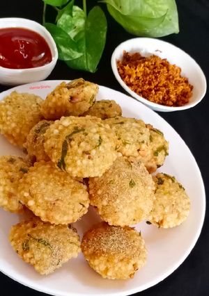 पालक साबूदाना वड़ा (palak sabudana vada recipe in Hindi) रेसिपी मुख्य फोटो