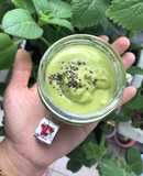 Sinh tố bơ phomai rắc chia cho bé