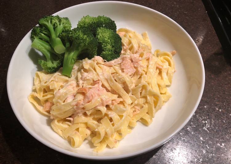 Simple Way to Make Ultimate 6 minute Salmon Broccoli pasta
