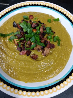 Foto de Creme de legumes com arrumadinho de carne seca