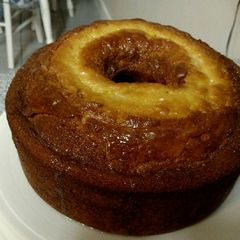A picture of Easy to bake lemon pound cake.