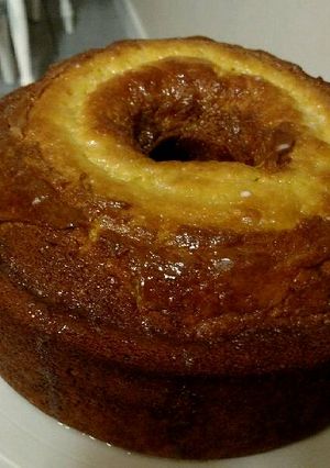 A picture of Easy to bake lemon pound cake.