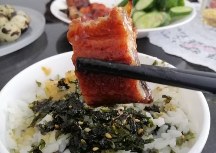 Unagi with seaweed sushi rice