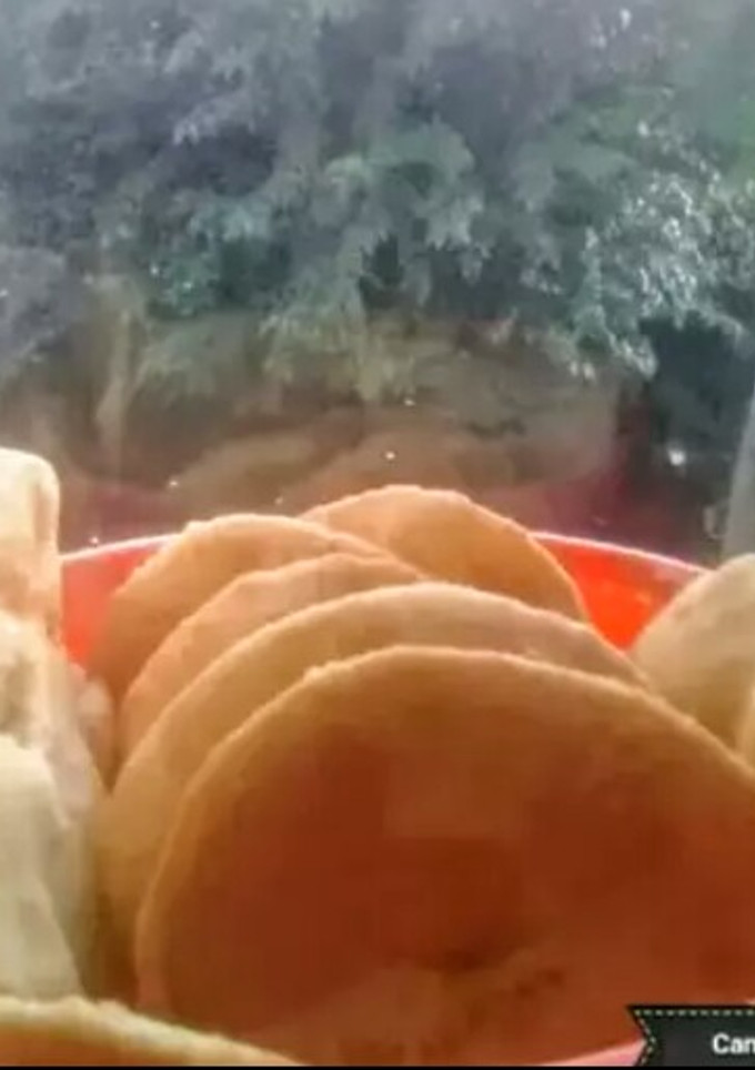 Una foto de TORTAS FRITAS bien argentas 🇦🇷