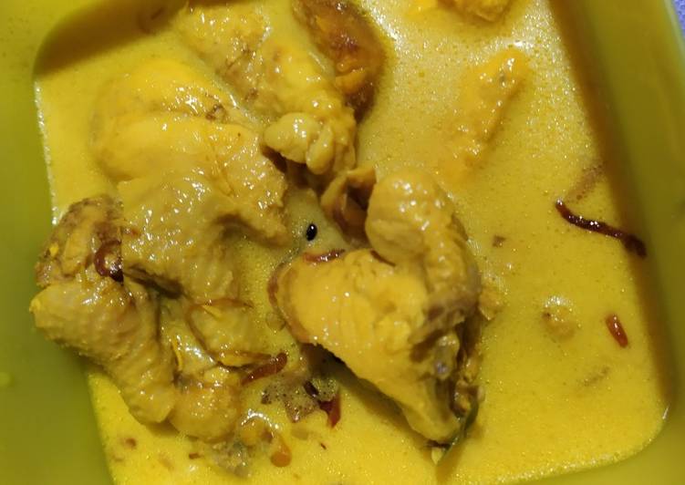 Opor Ayam Kuah Kuning