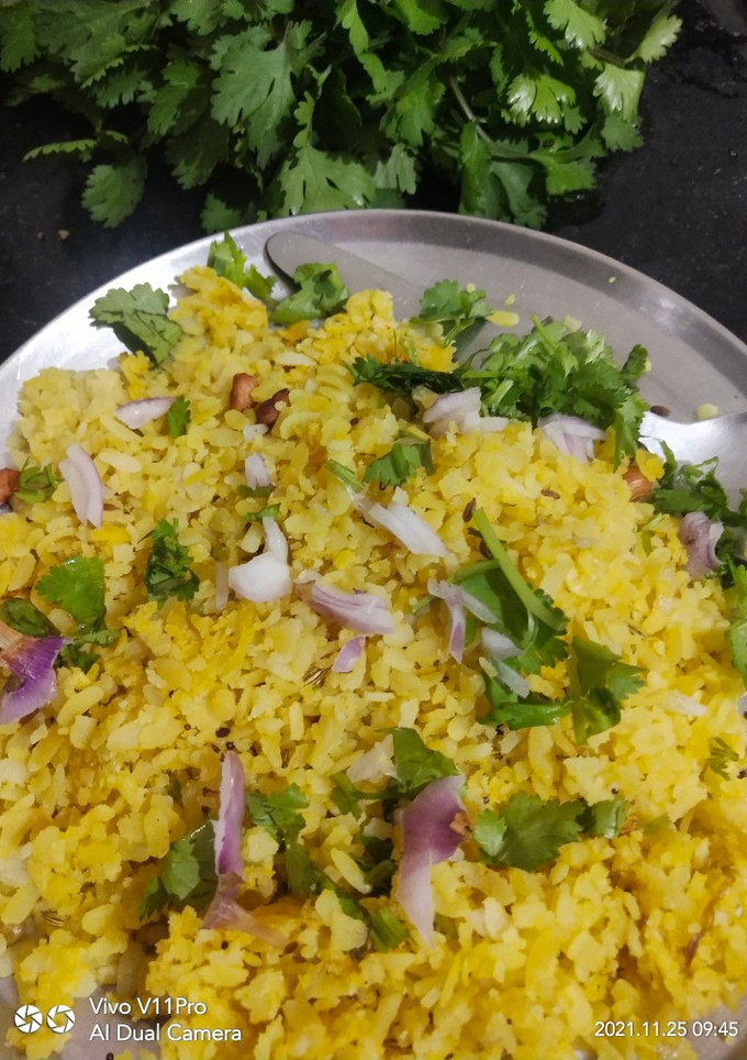 A picture of Kanda poha.