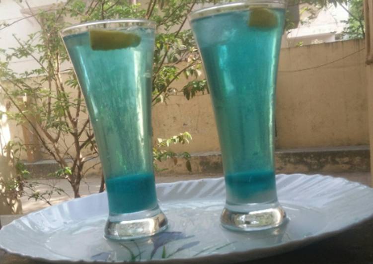 Recipe of Quick Blue curacao lemonode