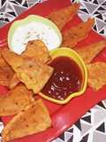 चपाती नाचोस विथ टोमेटो बेसिल फ्लेवर्ड (Chapati nachos with tomato basil flavoured recipe in Hindi)