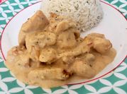 Una foto de strogonoff salsa