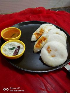 સ્ટફ્ડ ઇડલી (Stuffed Idli Recipe In Gujarati) રેસીપી મુખ્ય ફોટો