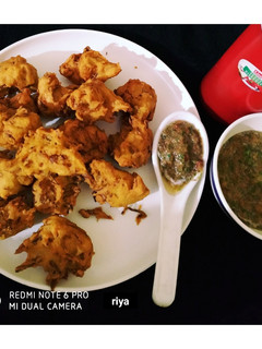 मूंग दाल के पकोड़े (Moong Dal ke Pakode recipe in Hindi) रेसिपी मुख्य फोटो