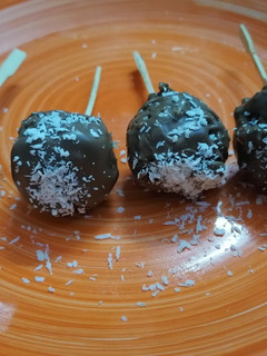 A picture of Cake pops.