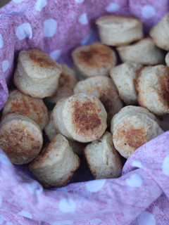 Una foto de Scones de queso