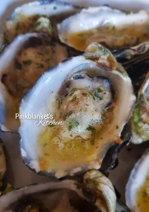 A picture of Garlic Butter Oysters.