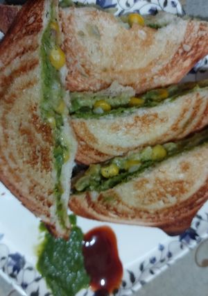કોનૅ સેન્ડવીચ (Corn Sandwich Recipe In Gujarati) રેસીપી મુખ્ય ફોટો